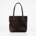 Bolsa Tote de pelo de vaca color Café y Blanco, pieza única, vista frontal