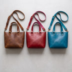 Bolsa Mini Tote de piel Crazy en Azul Cerúleo, Café y Rojo, hecha a mano en León