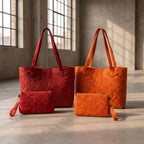 Combo Dúo Gamuza — Bolsa Tote + Cosmetiquera (Rojo / Naranja)